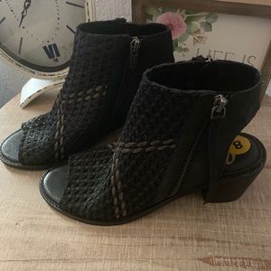 Sam Edelman open toed and back shoes bnwob size 8